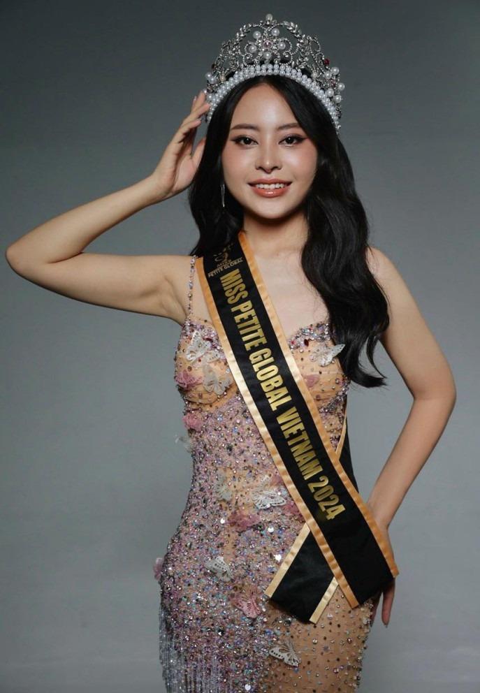 Á hậu cao 1,45m Lê Trang Ngân được cử đi thi hoa hậu quốc tế-1