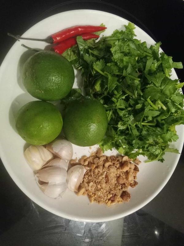 Món rau dại là đặc sản đãi khách giúp nhuận tràng, bảo vệ gan… chế biến kiểu này cực ngon-2