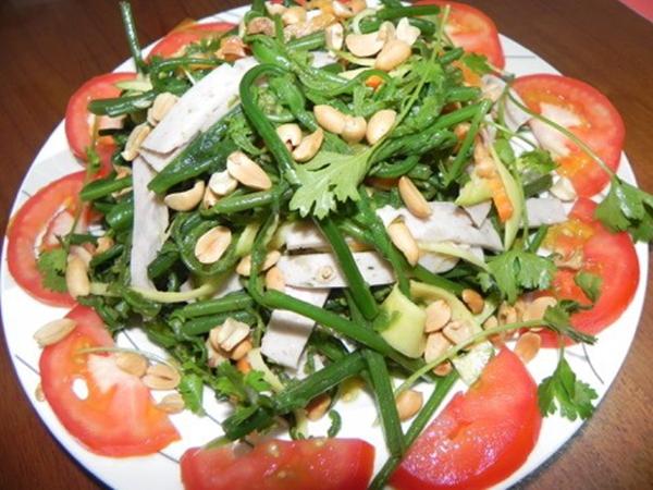 Món rau dại là đặc sản đãi khách giúp nhuận tràng, bảo vệ gan… chế biến kiểu này cực ngon-4