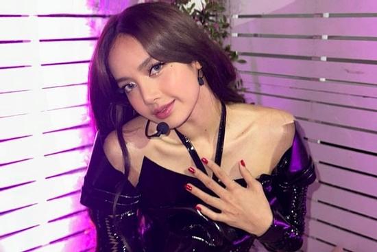 Tại sao khán giả đòi cấm sóng nghệ sĩ xem Lisa (BlackPink) diễn ở bar thoát y?