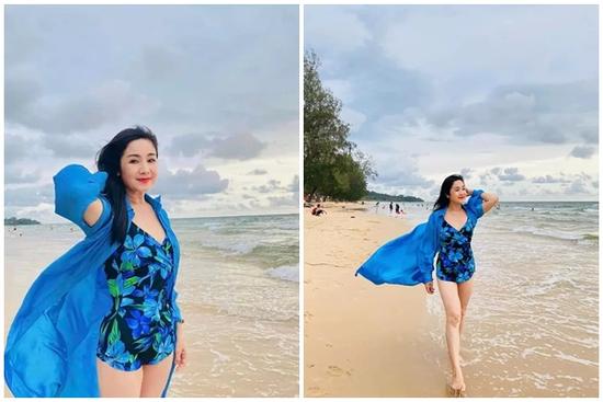 NSND Thu Hà tuổi 54 tự tin diện áo tắm khoe vóc dáng 'đồng hồ cát'