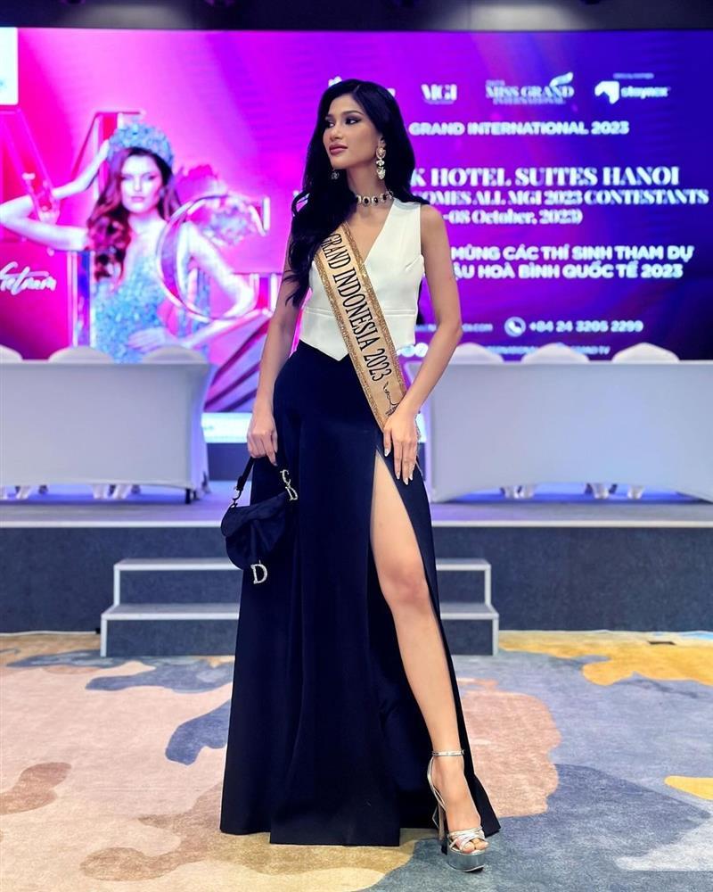 Dàn người đẹp quốc tế mặc cut-out ở Hoa hậu Hòa bình-7