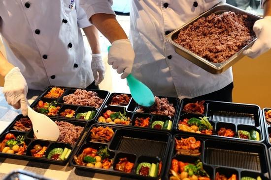 Bữa ăn của vận động viên thế giới: Kỹ đến từng chi tiết