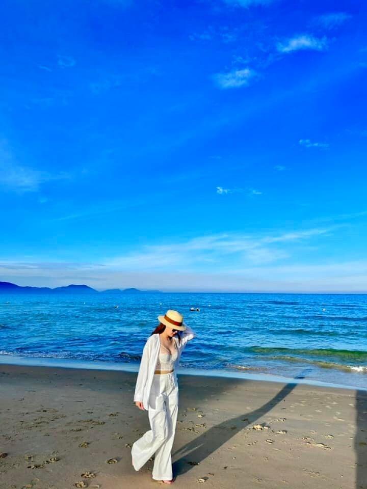 Hồng Diễm gợi cảm với mốt khoe nội y-2