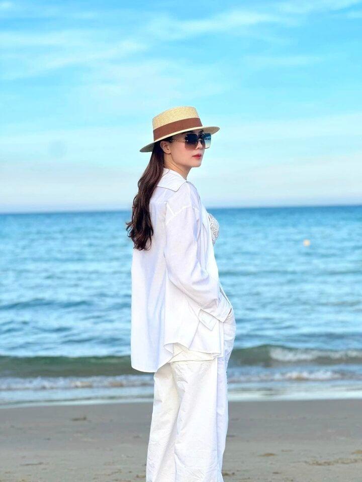 Hồng Diễm gợi cảm với mốt khoe nội y-3