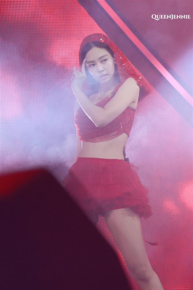 Jennie mặc local brand Việt trong poster quảng bá ca khúc đặc biệt-5