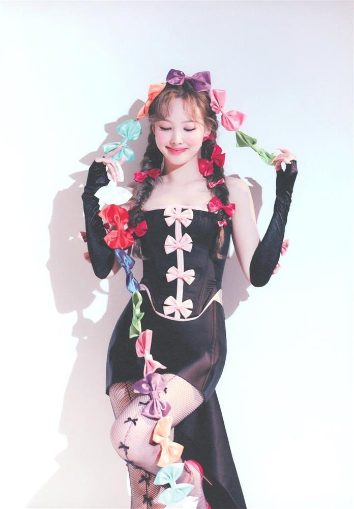 Jennie mặc local brand Việt trong poster quảng bá ca khúc đặc biệt-10