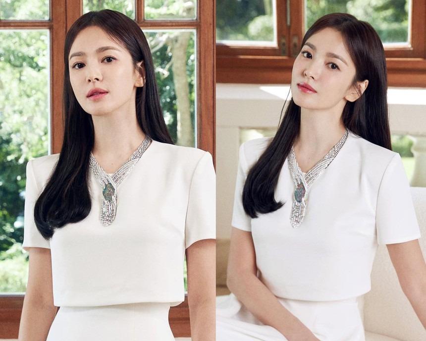 5 kiểu tóc tối màu sang trọng mà vẫn trẻ trung của Song Hye Kyo-1
