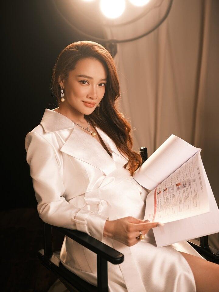 Nhã Phương vẫn xinh đẹp, rạng ngời khí chất ở tháng cuối thai kỳ-6