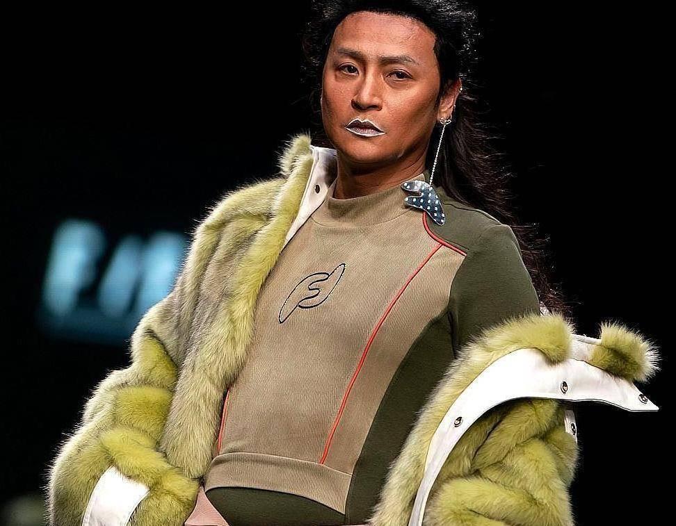 Mỹ nam Hoàn Châu Cách Cách làm lố cứu sự nghiệp hết thời, U52 vẫn trẻ đẹp khó tin-7