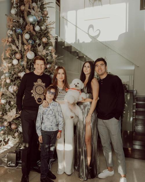 Bí quyết khiến mẹ đơn thân U50 gốc Việt có con riêng được tỷ phú Mỹ si mê, hưởng cuộc sống xa hoa-4