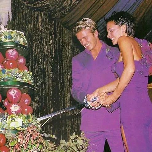 Vợ chồng Beckham ăn mặc đồng điệu suốt 24 năm hôn nhân-3