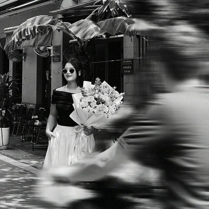 Con gái NSƯT Chiều Xuân đẹp dịu dàng tuổi 20-6