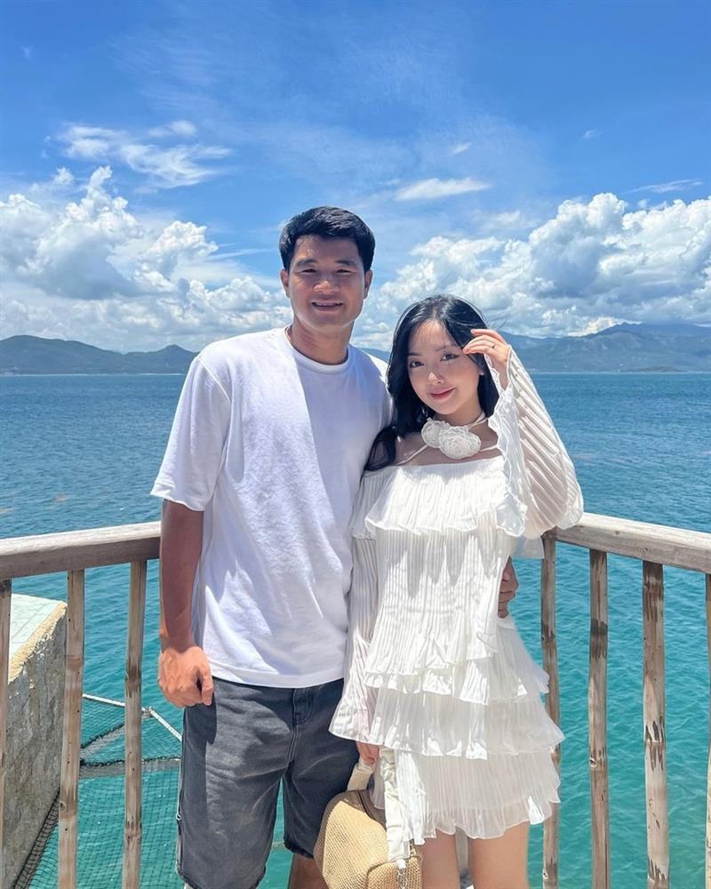 Cầu thủ nổi tiếng viết sai chính tả ngay lần đầu tán hot girl trường Mỹ thuật và chuyện tình bạc xỉu đáng yêu-2