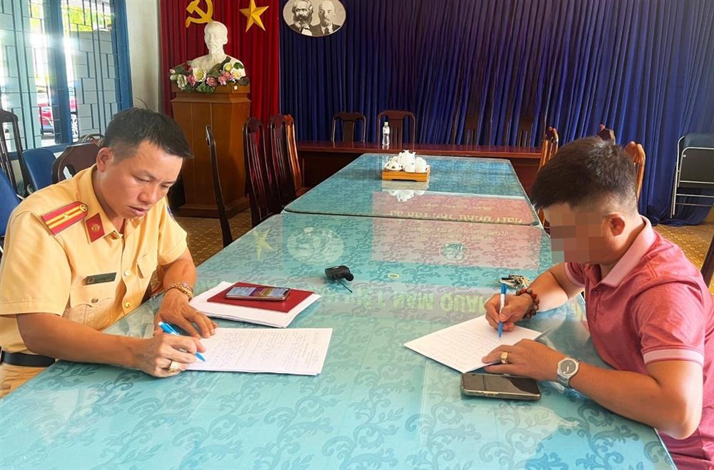 Xử lý người dùng ám hiệu báo chốt CSGT lên hội nhóm Facebook-1