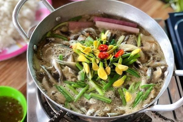 Ấn tượng loài hoa cánh trắng tinh khôi, cứ gặp mưa là trong suốt như pha lê-6