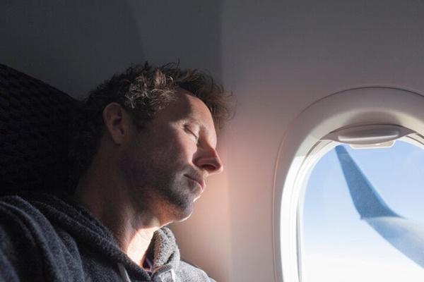 Tại sao không nên đóng lỗ thông gió trên máy bay?-2