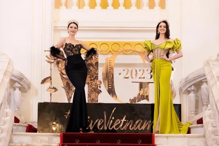 Lê Hoàng Phương mặc xuyên thấu đọ catwalk với người đẹp Venezuela-3