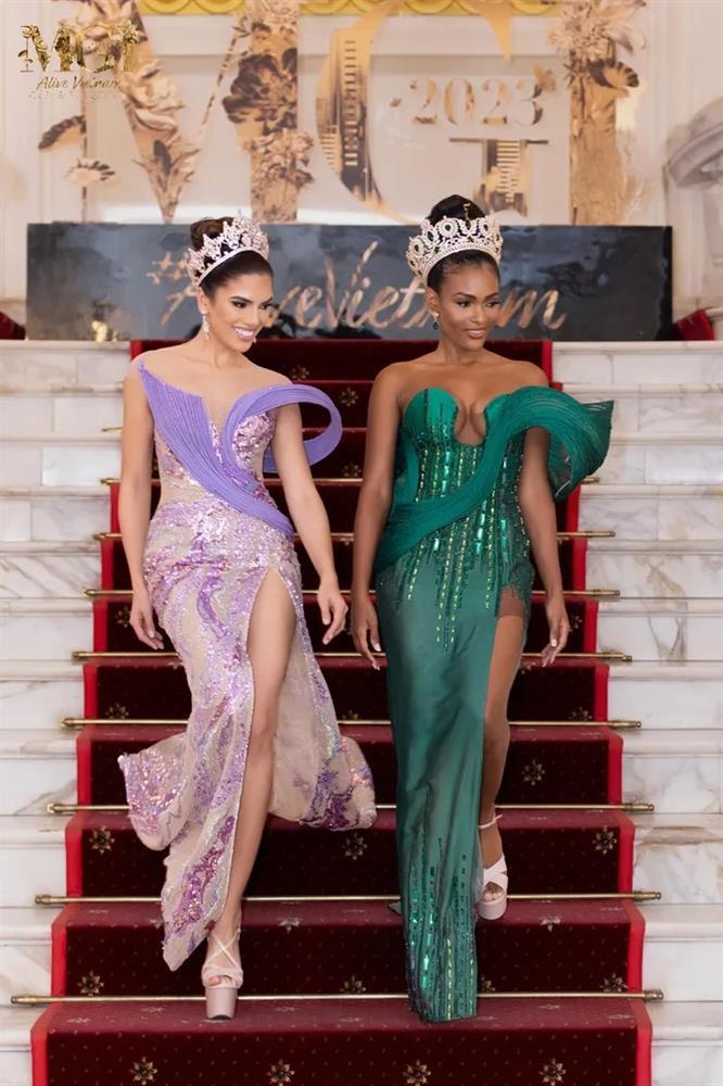 Lê Hoàng Phương mặc xuyên thấu đọ catwalk với người đẹp Venezuela-9