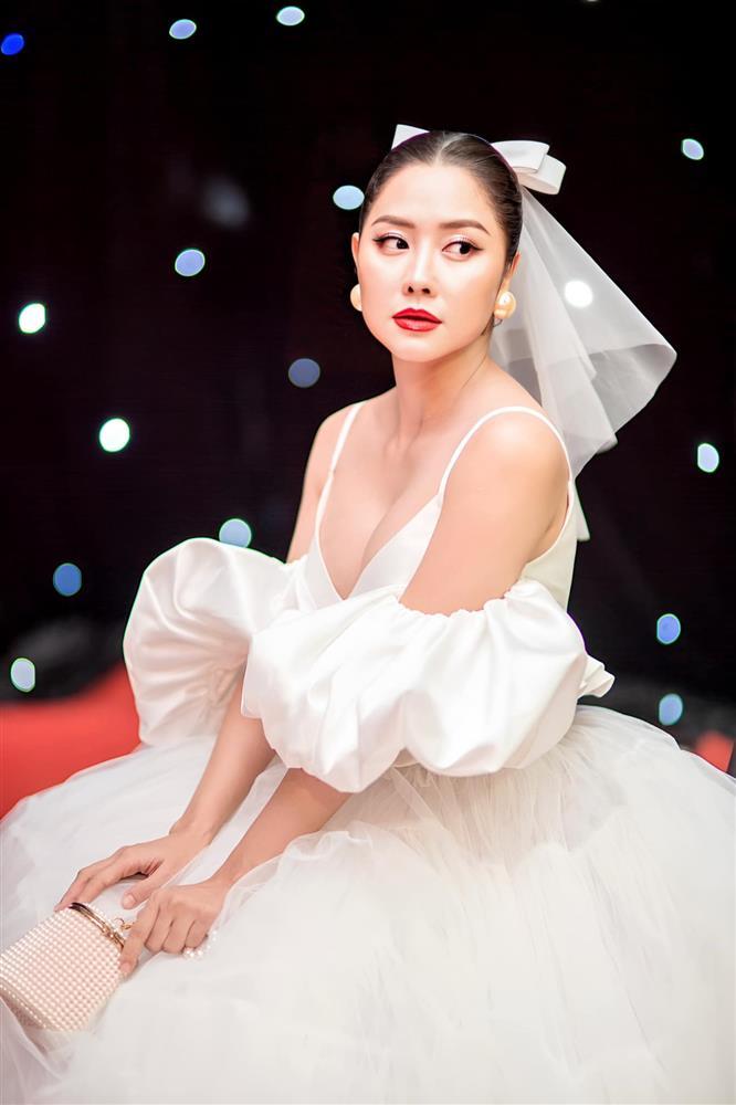 Sao Việt khiến khán giả tiếc nuối vì phẫu thuật thẩm mỹ: Lâm Khánh Chi lạ lẫm không nhận ra-9