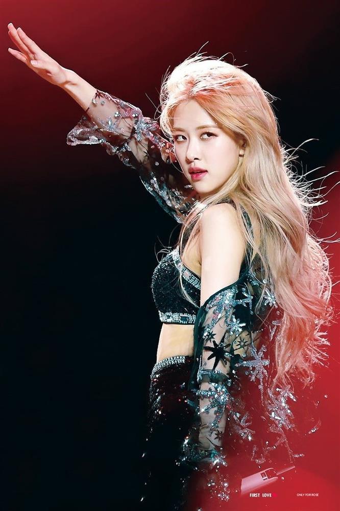 Lisa diễn ở câu lạc bộ thoát y khiến tương lai của Blackpink thêm khó đoán-4