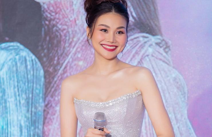 Siêu mẫu đắt giá bậc nhất showbiz Việt vừa lộ diện chồng sắp cưới thành công cỡ nào?-12