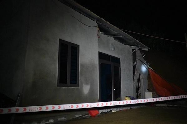 Sạt lở đèo Hải Vân, tạm dừng phương tiện lưu thông-3