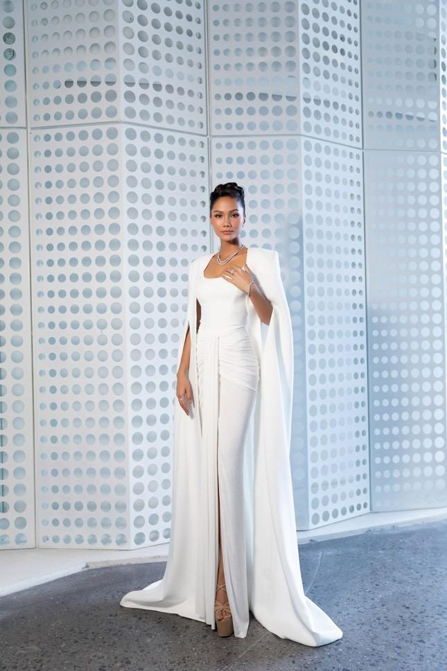 HHen Niê quyền lực trong vai trò mới, lần đầu hé lộ chuyện đi thi Hoa hậu cách đây 6 năm-6