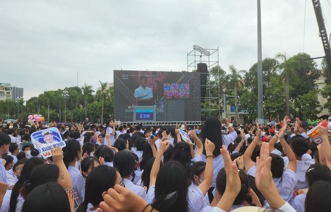 Điểm cầu Thanh Hóa nổ tung khi nhà vô địch Đường Lên Đỉnh Olympia năm 2023 được xướng lên-3
