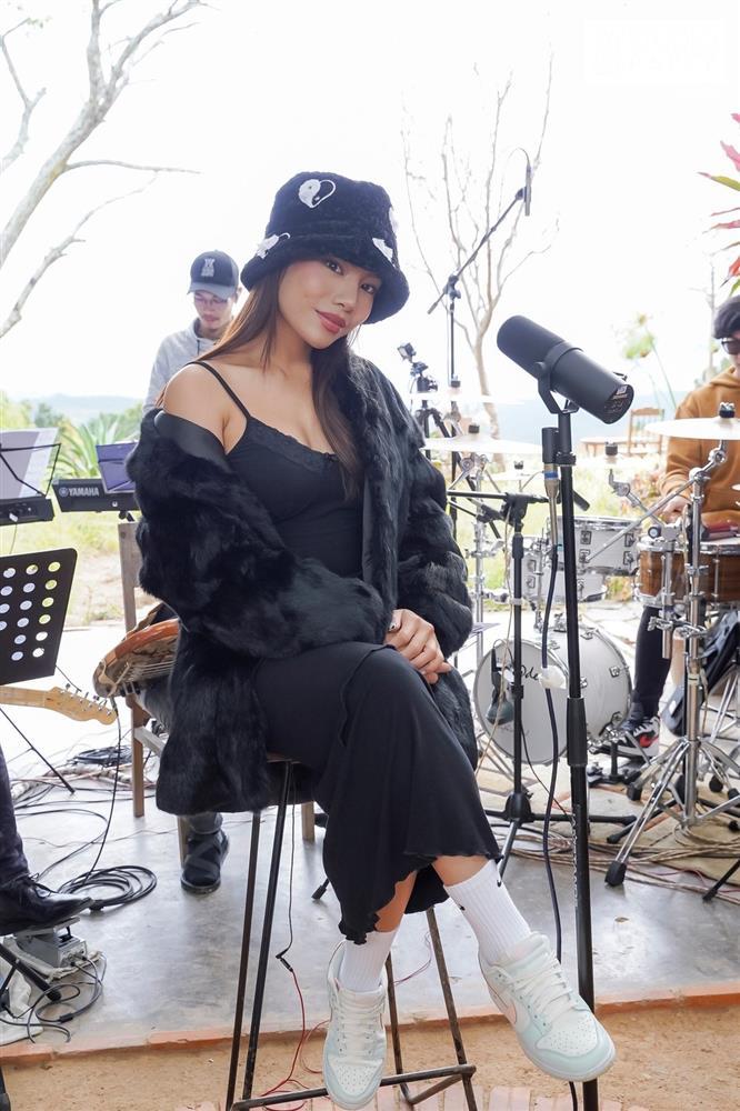 Vũ Thảo My sau 10 năm: Lột xác nóng bỏng, chưa yêu ai quá 1 năm-3