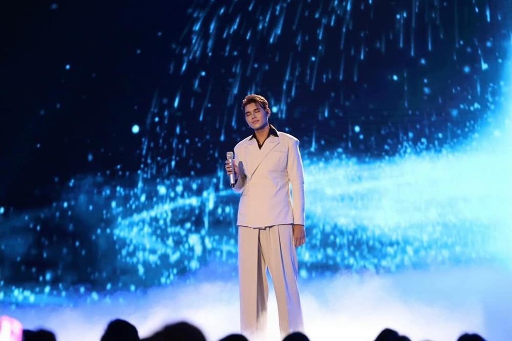 Giám khảo Vietnam Idol cứu cô gái hát yếu-4