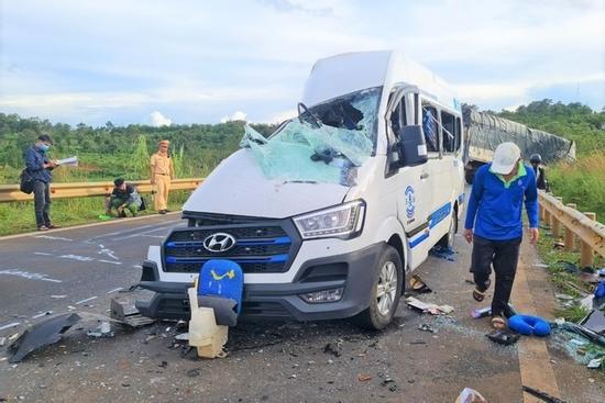 Vụ ô tô tải đấu đầu xe khách: Nghẹt thở vì tiếng kêu cứu thất thanh