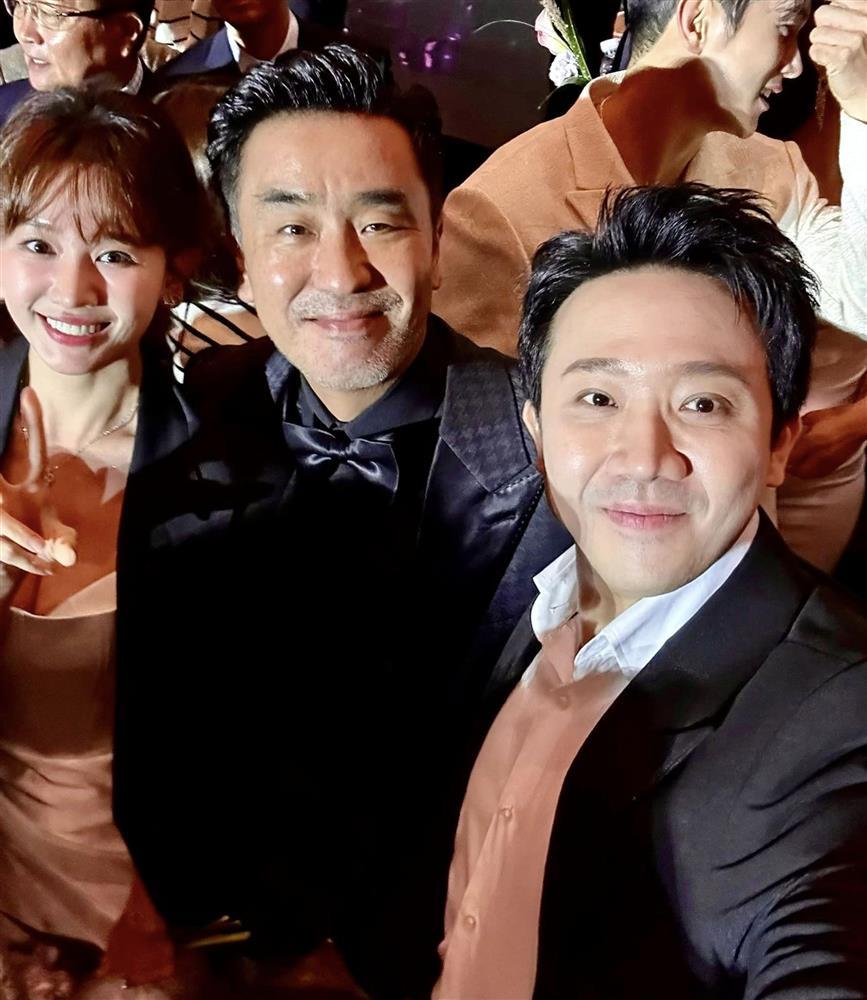 Hoa hậu Thùy Tiên cùng vợ chồng Trấn Thành, Hari Won gặp ác nữ phim The Glory-5