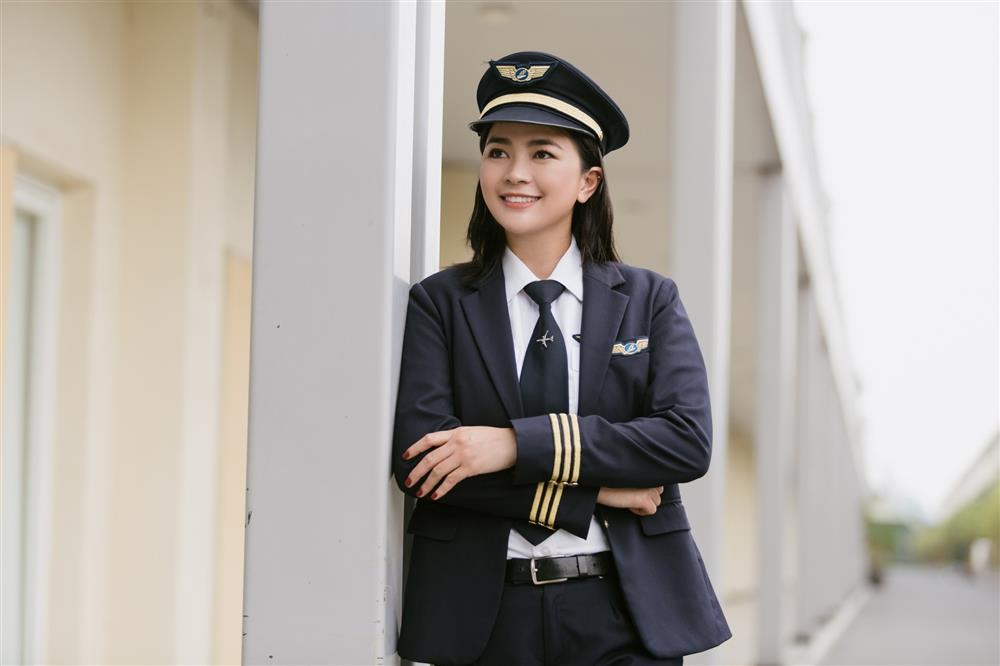 Cô gái Việt xinh đẹp chi 6 tỷ đồng học lái máy bay, kể góc khuất trong nghề-7