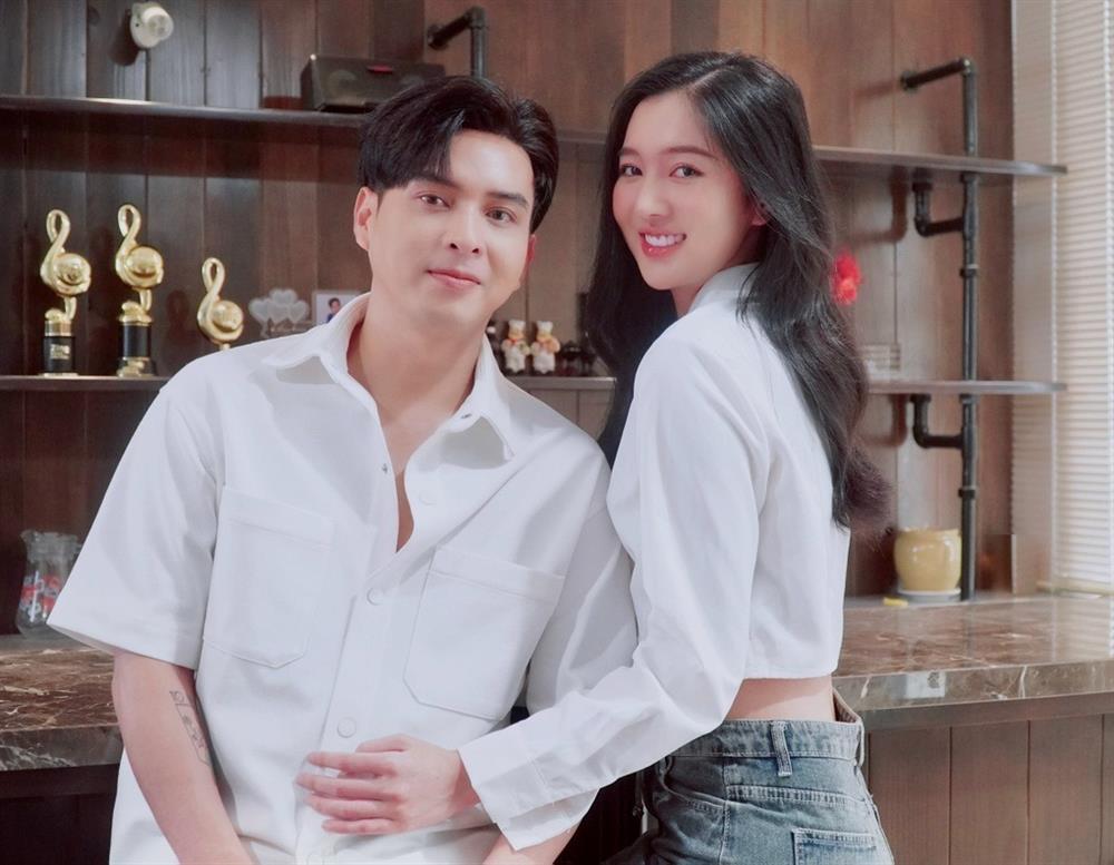 Vợ kém 17 tuổi của Hồ Quang Hiếu từng bị mẹ chồng chê vì... cao 1,8m-2