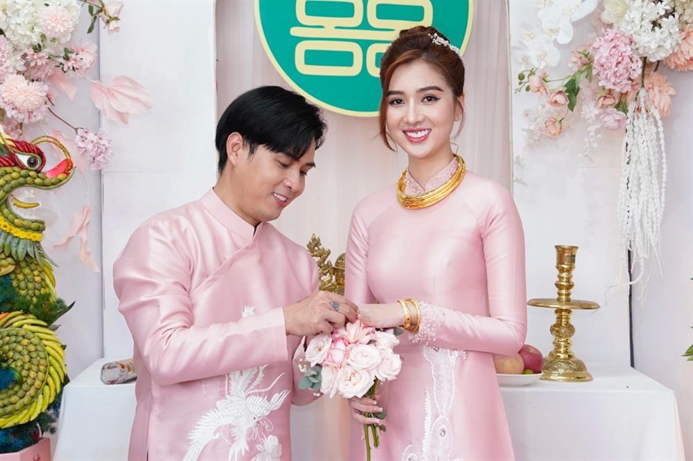 Vợ kém 17 tuổi của Hồ Quang Hiếu từng bị mẹ chồng chê vì... cao 1,8m-3