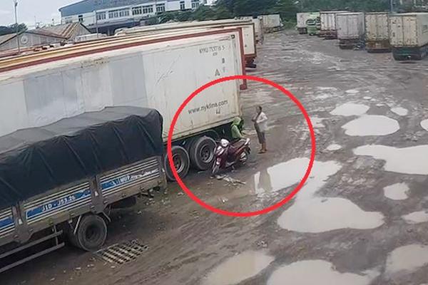 Xôn xao hình ảnh dựng rạp đám cưới dọc tuyến metro số 1 ở TPHCM-3