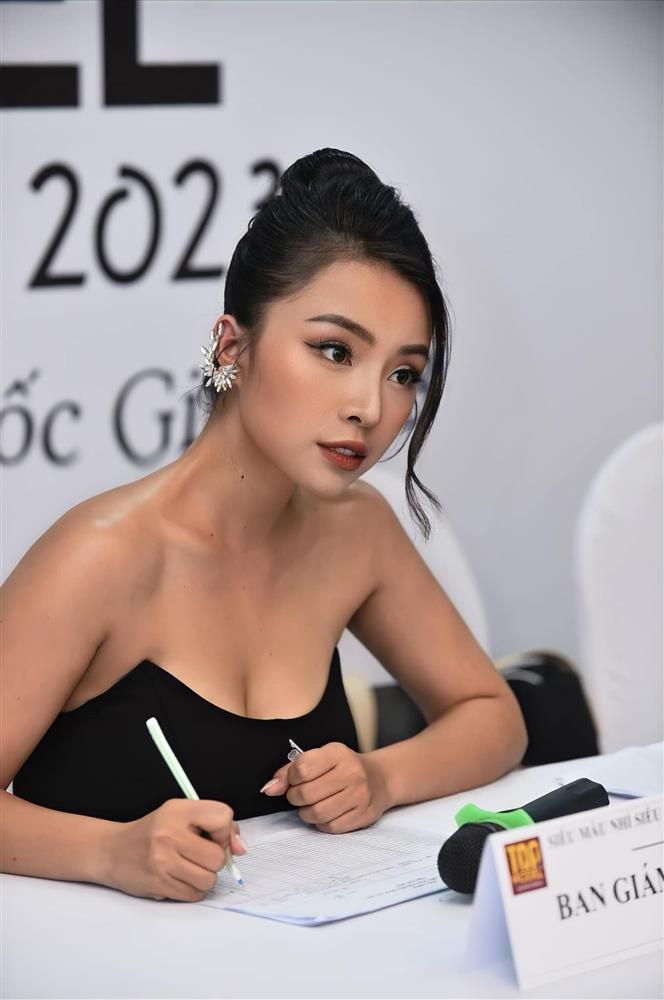 Liên Tít Quỳnh Búp Bê chăm leo núi để thân hình săn chắc, đẹp khỏe khoắn-4