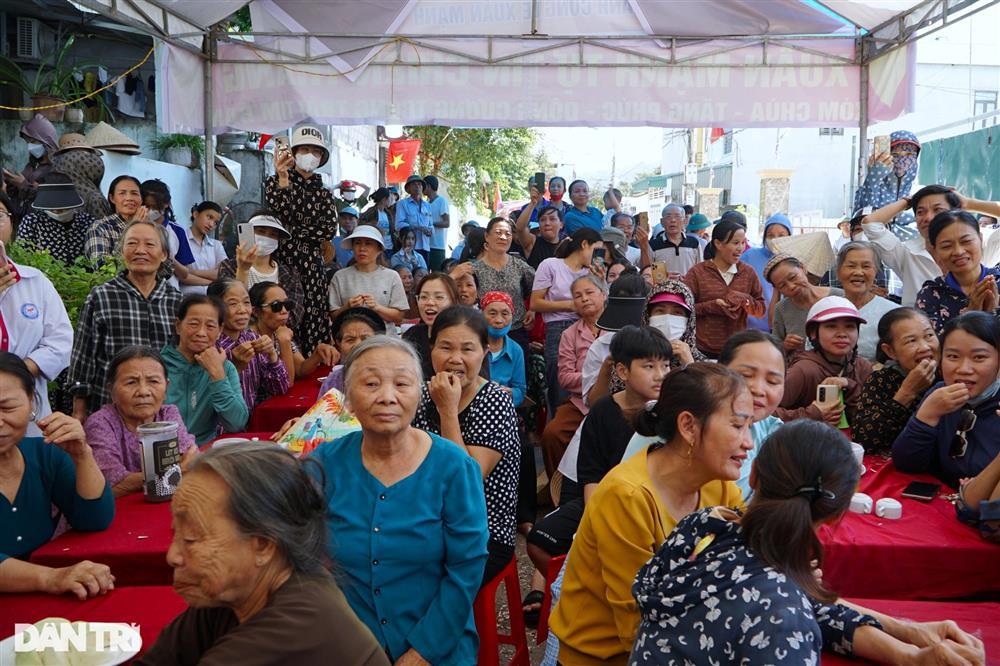 Quán quân Đường Lên Đỉnh Olympia 2023 được chào đón như lễ hội ở quê nhà-1