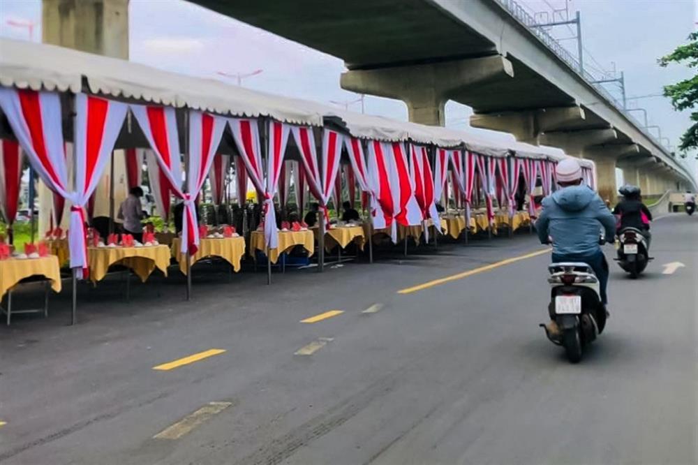 Xôn xao hình ảnh dựng rạp đám cưới dọc tuyến metro số 1 ở TPHCM-1
