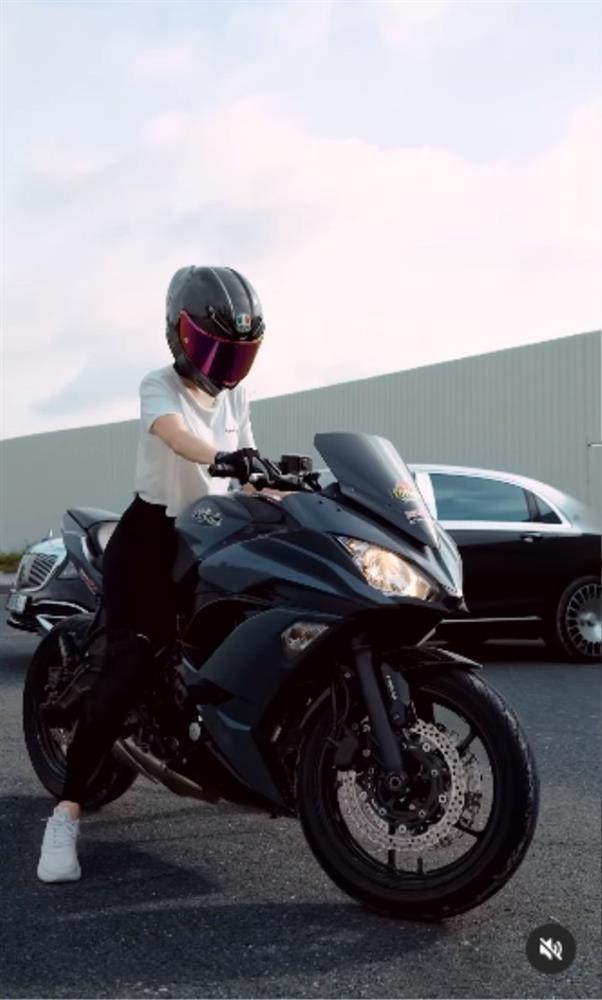 Nổi tiếng giữ gìn sắc đẹp cực cẩn thận, Ngọc Trinh gặp chuyện gì phải băng bó khắp người?-5