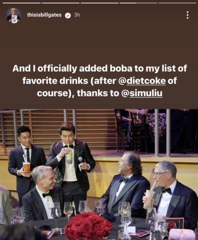 Bill Gates uống trà sữa với con gái út gây bão mạng xã hội-2