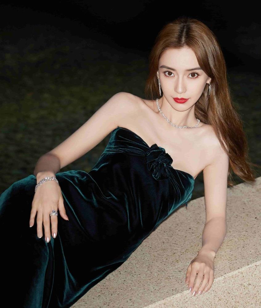 Angelababy lần đầu lên tiếng sau nghi vấn tới câu lạc bộ thoát y-2