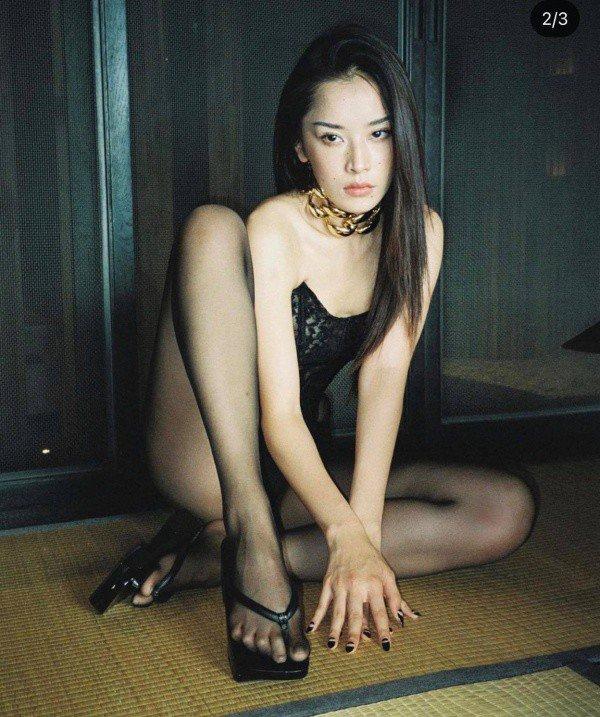 Bà chủ tiệm phở Chi Pu có bảo bối quyến rũ, cứ mặc lên là độ nóng tăng gấp 10-8