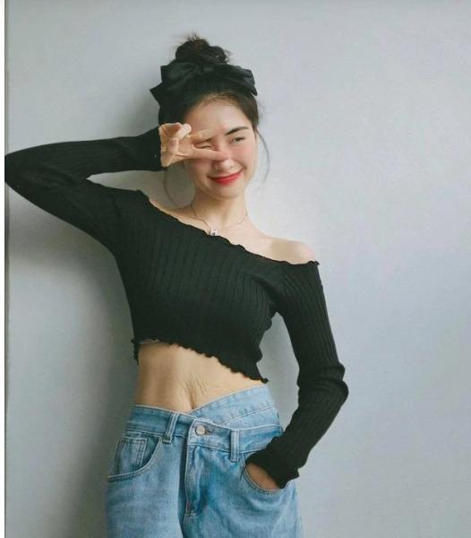 Hòa Minzy zoom cận những vết rạn bụng, nói gì về việc âm thầm sinh con 4 năm trước?-3