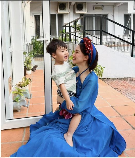 Hòa Minzy zoom cận những vết rạn bụng, nói gì về việc âm thầm sinh con 4 năm trước?-4