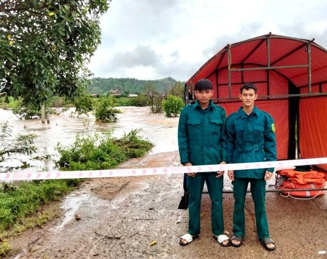 Hơn 500 hộ dân bị cô lập do mưa lớn nhiều ngày-1