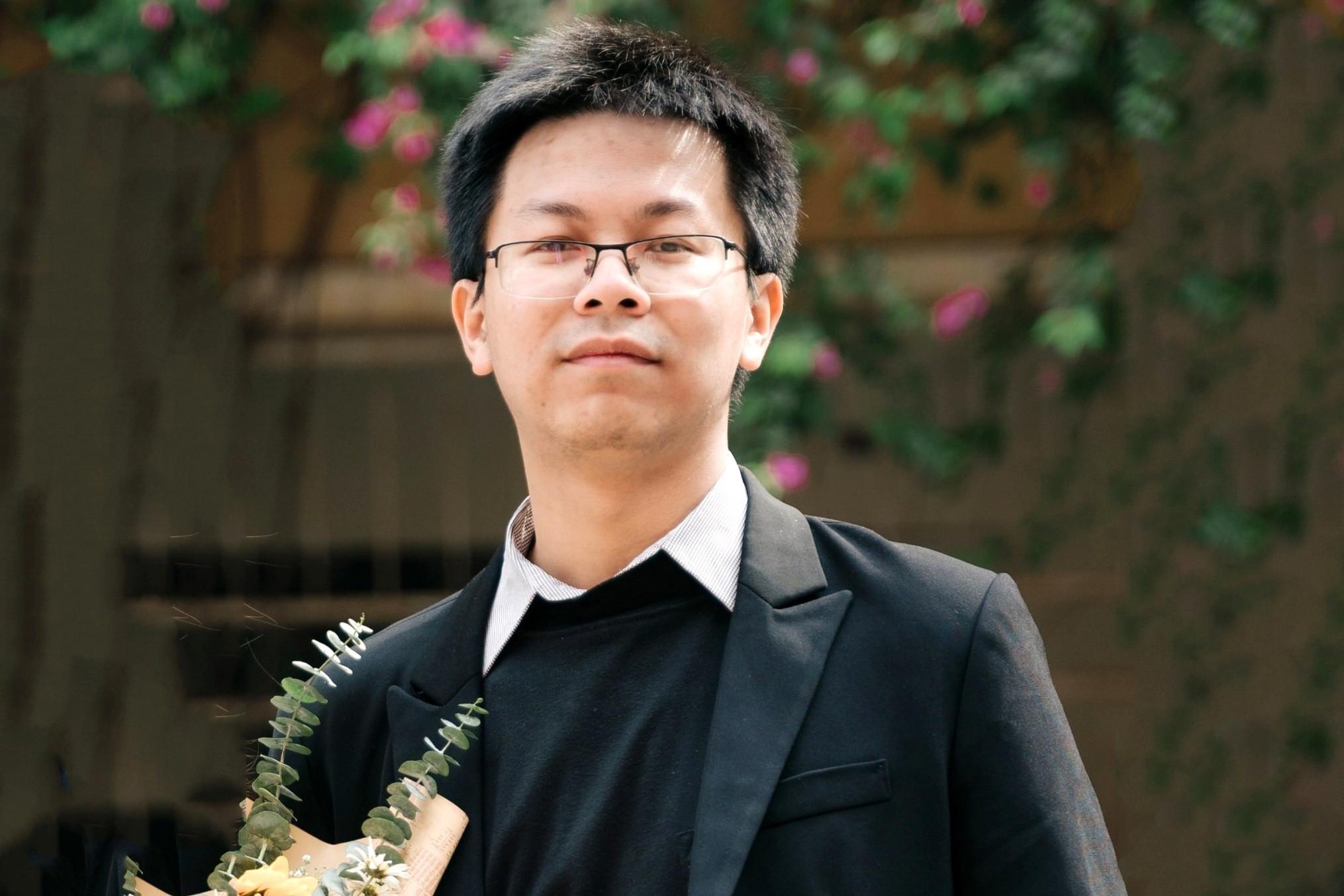 Thầy giáo dạy Toán thi vào ngành Triết, tốt nghiệp thủ khoa trường Nhân văn-1