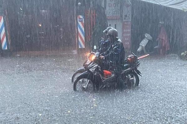 Miền Trung sắp đón nhiều trận mưa như trút nước-3