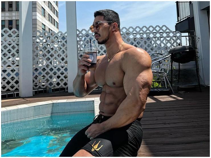 Người đàn ông lực lưỡng nhất xứ Hàn, nhìn sang bạn gái còn khủng hơn-1